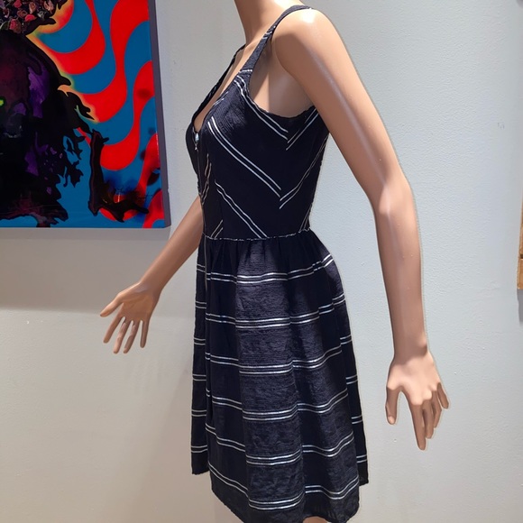 *GUESS* Dress - Picture 6 of 7